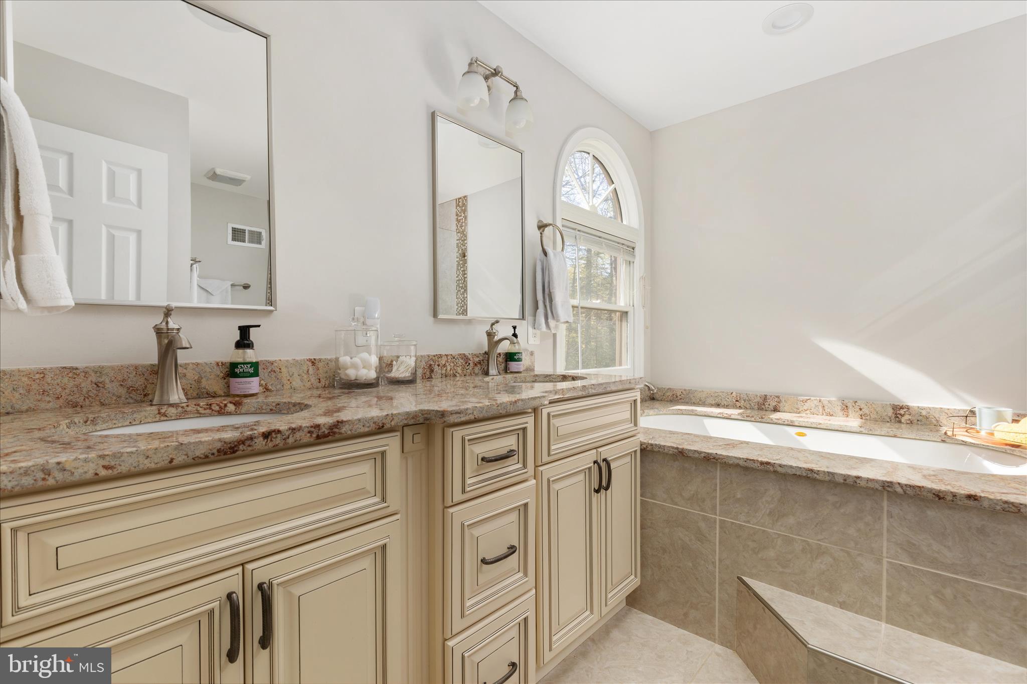 DONEGAL OAKS - Residential