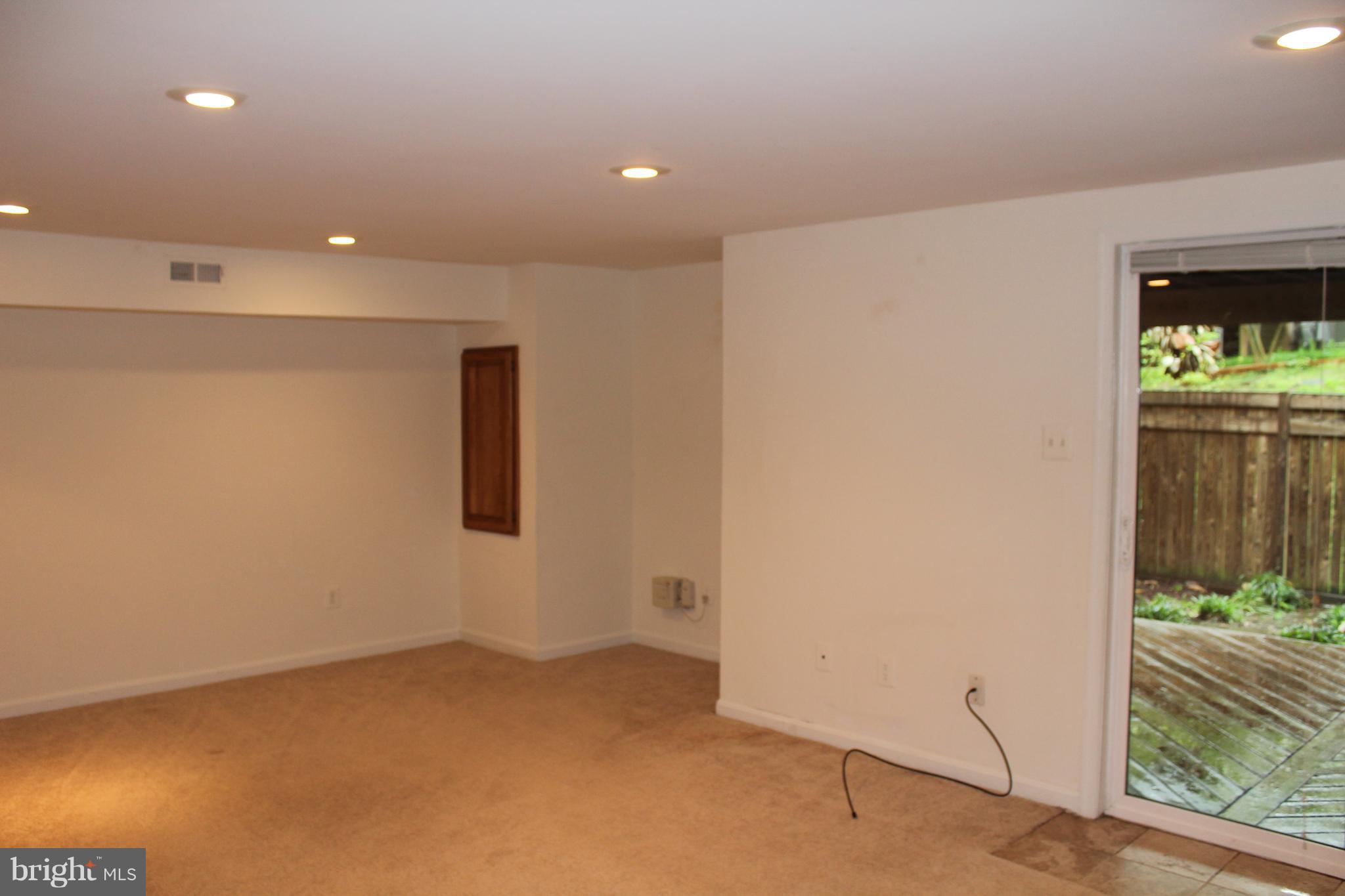 FAIR LAKES - Residential Lease