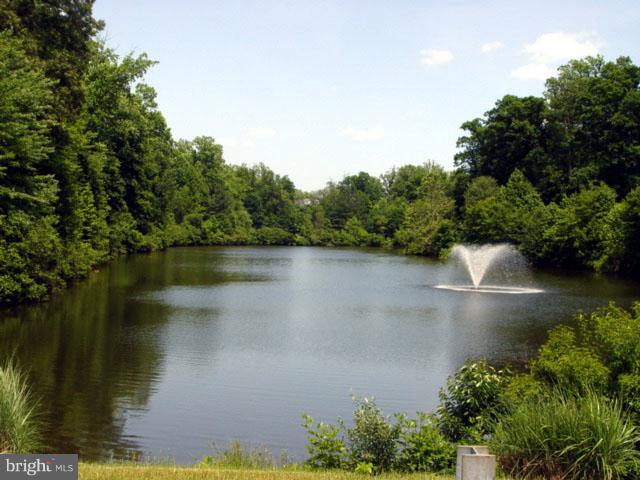 FAIR LAKES - Residential Lease