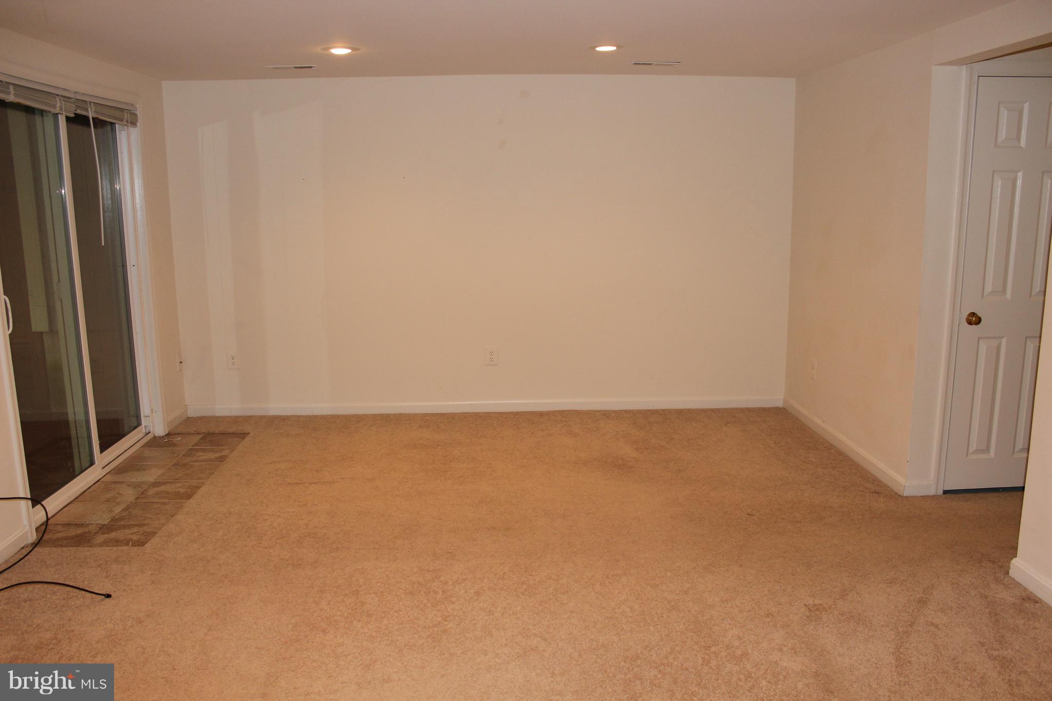 FAIR LAKES - Residential Lease