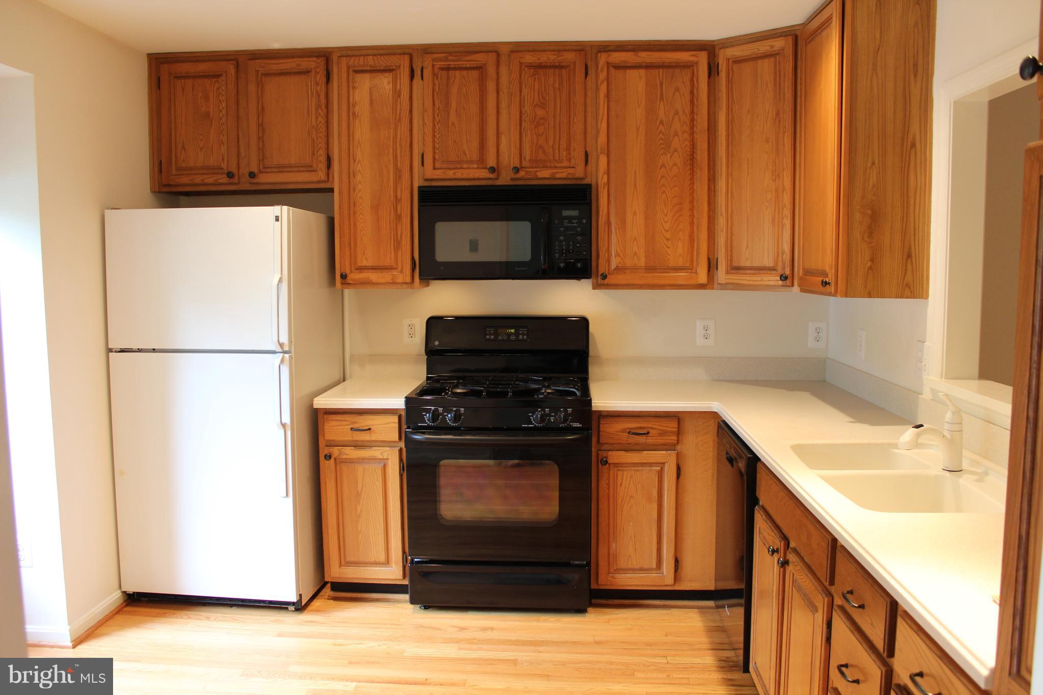 FAIR LAKES - Residential Lease