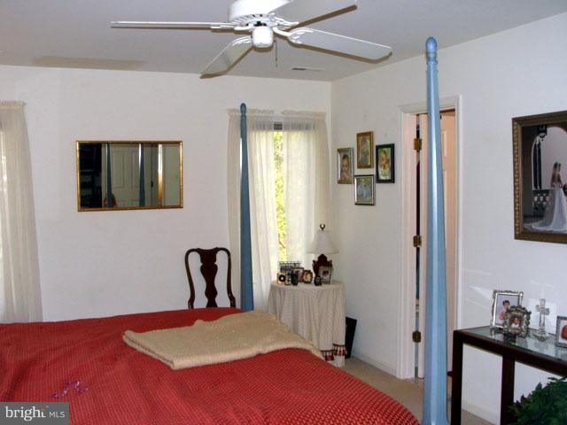 FAIR LAKES - Residential Lease