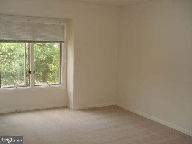 FAIR LAKES - Residential Lease