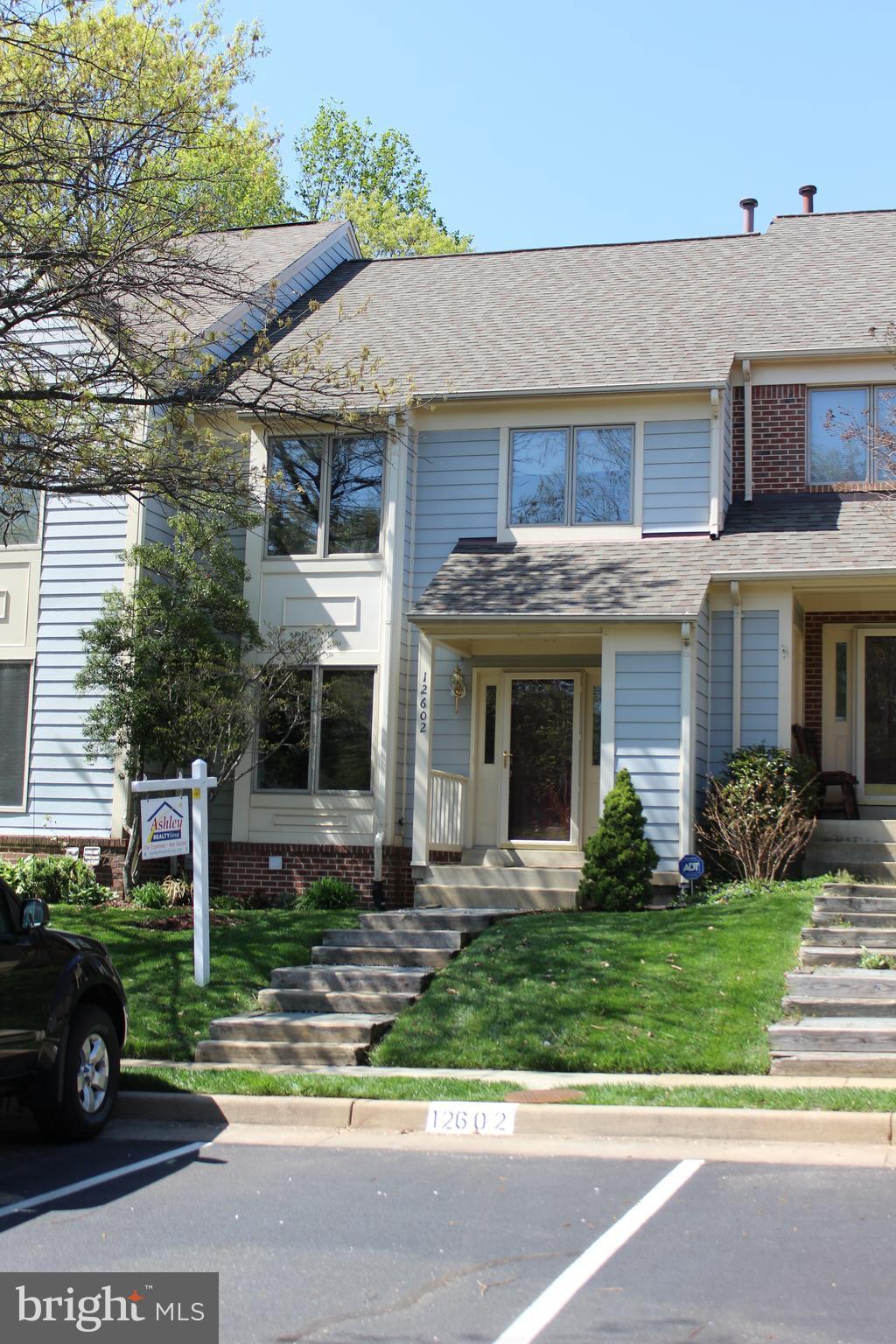 FAIR LAKES - Residential Lease