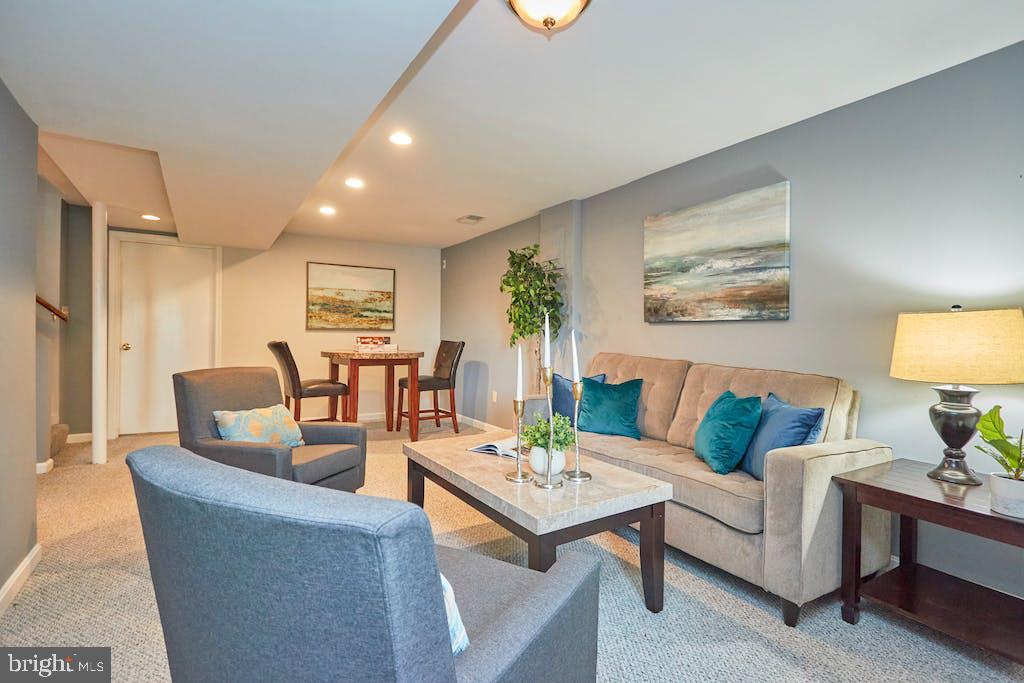 COLUMBIA PINES - Residential