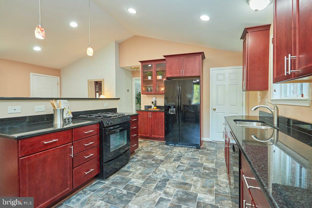 COLUMBIA PINES - Residential