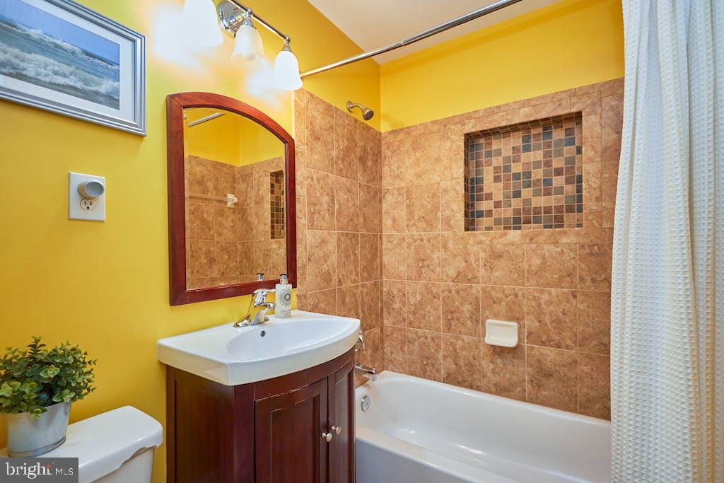 COLUMBIA PINES - Residential