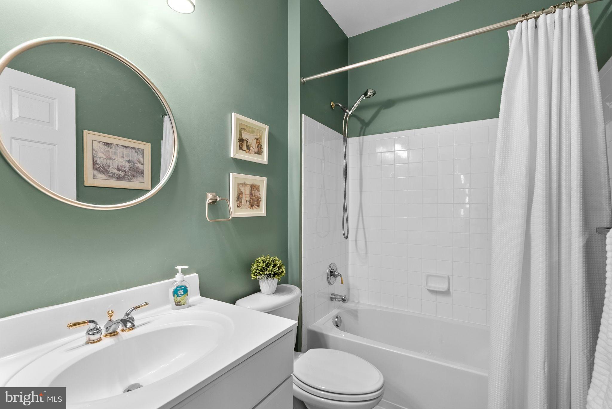 POTOMAC CHASE - Residential