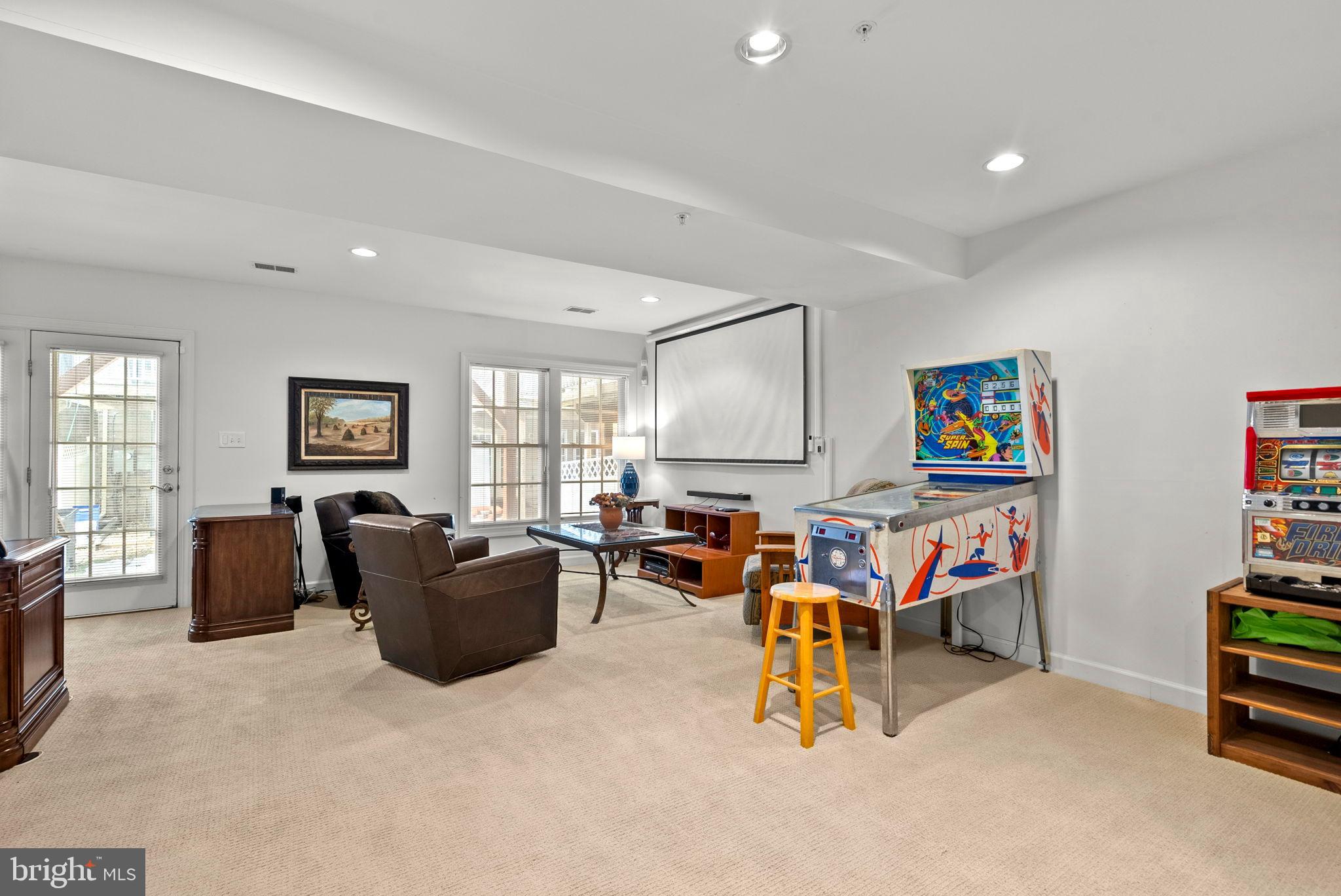 POTOMAC CHASE - Residential