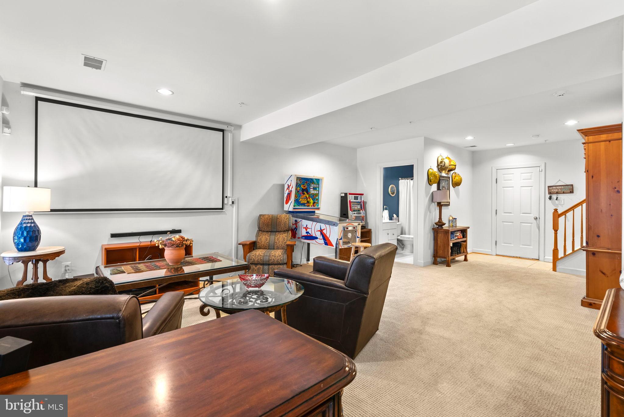 POTOMAC CHASE - Residential