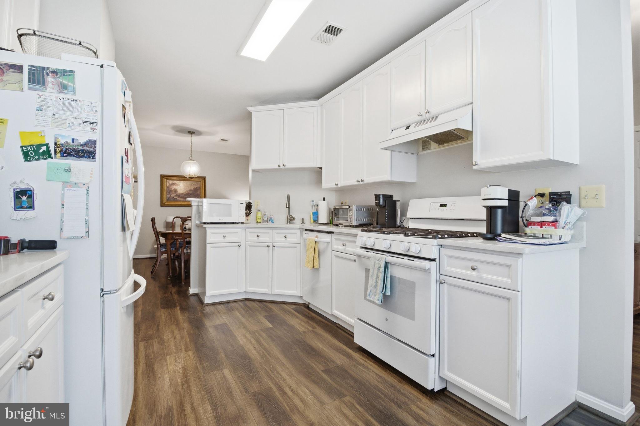 LIFESTYLE AT SULLY STATION - Residential