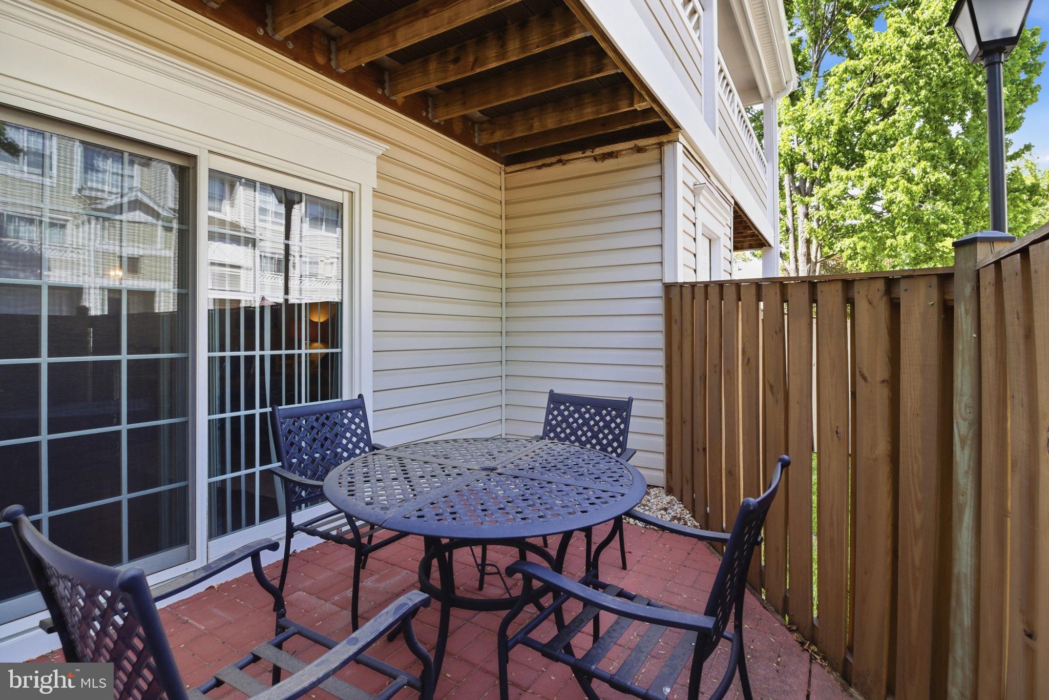 LIFESTYLE AT SULLY STATION - Residential