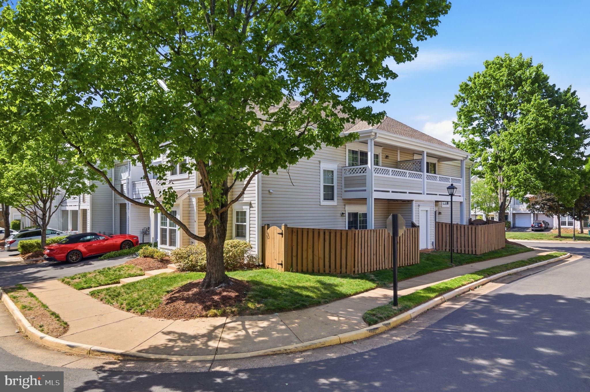 LIFESTYLE AT SULLY STATION - Residential
