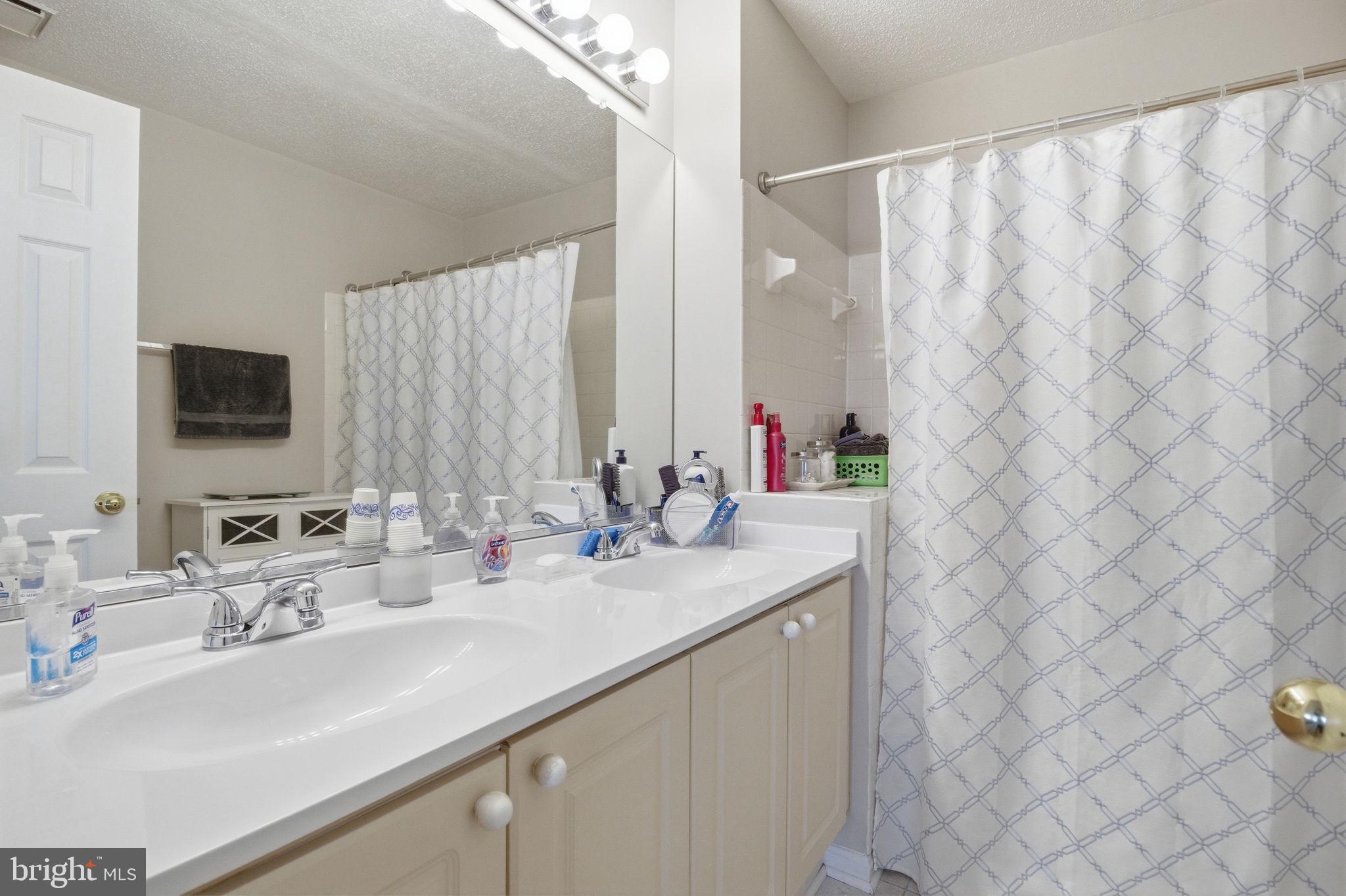 LIFESTYLE AT SULLY STATION - Residential