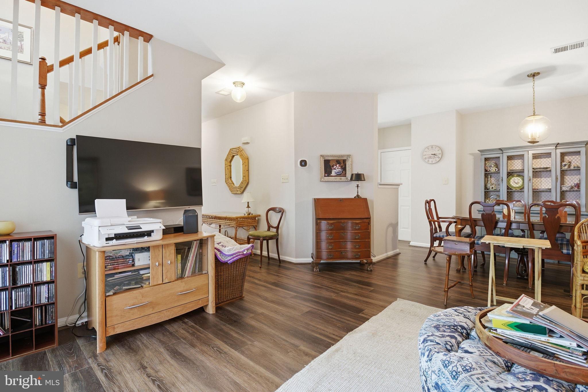 LIFESTYLE AT SULLY STATION - Residential
