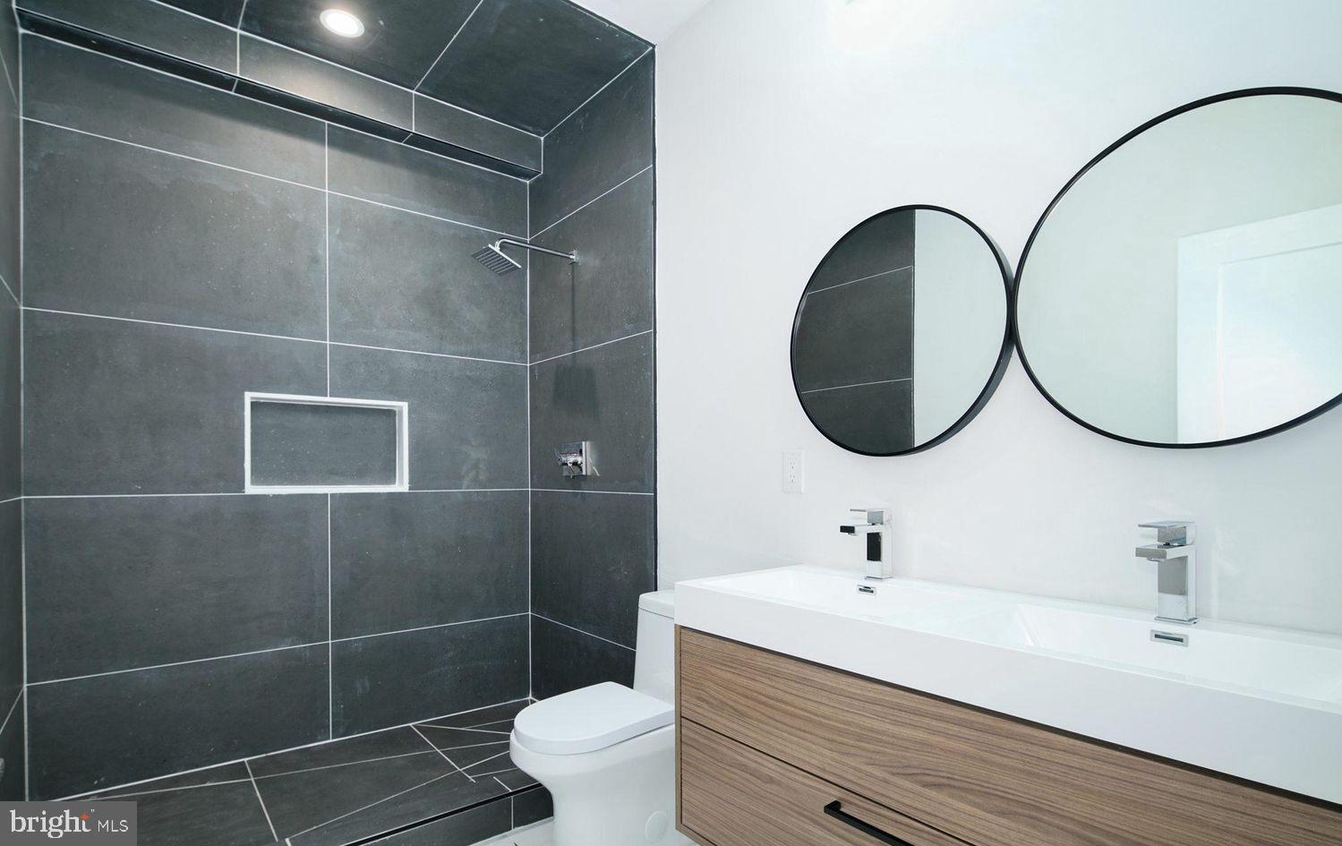 OLDE KENSINGTON - Residential Lease