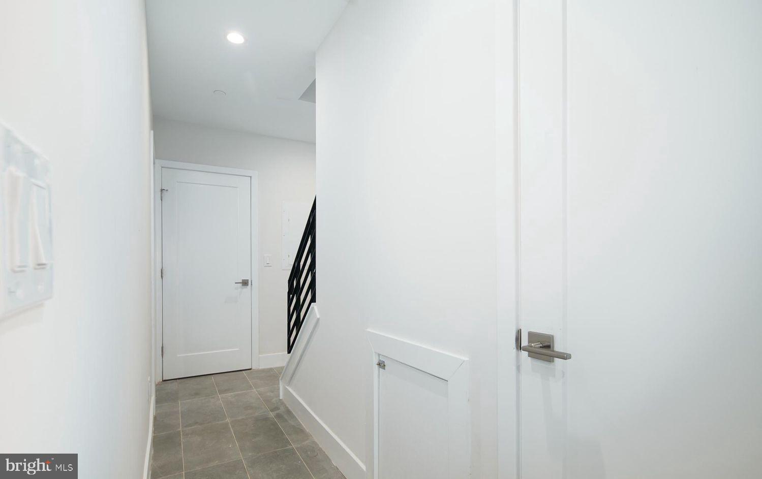 OLDE KENSINGTON - Residential Lease