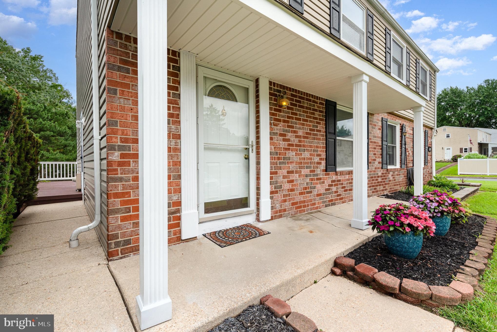 3 HALLFIELD COURT