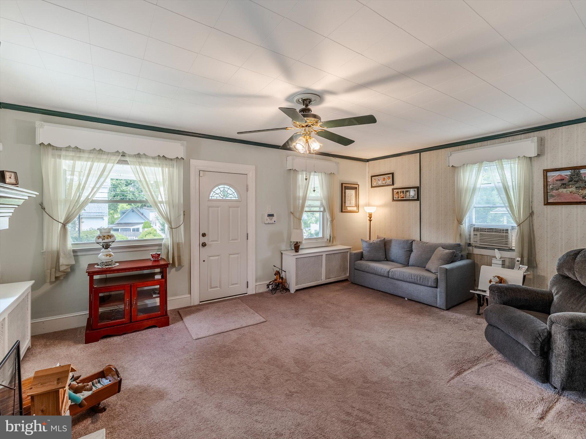 1571 ROCKWELL ROAD