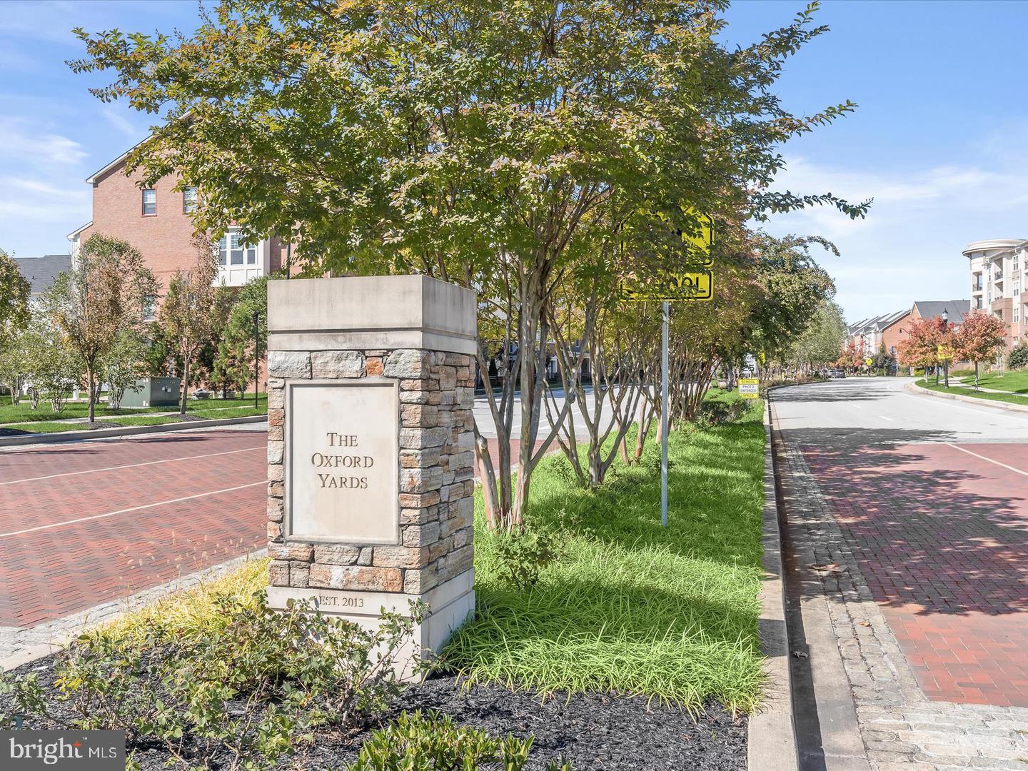 OXFORD SQUARE - Residential