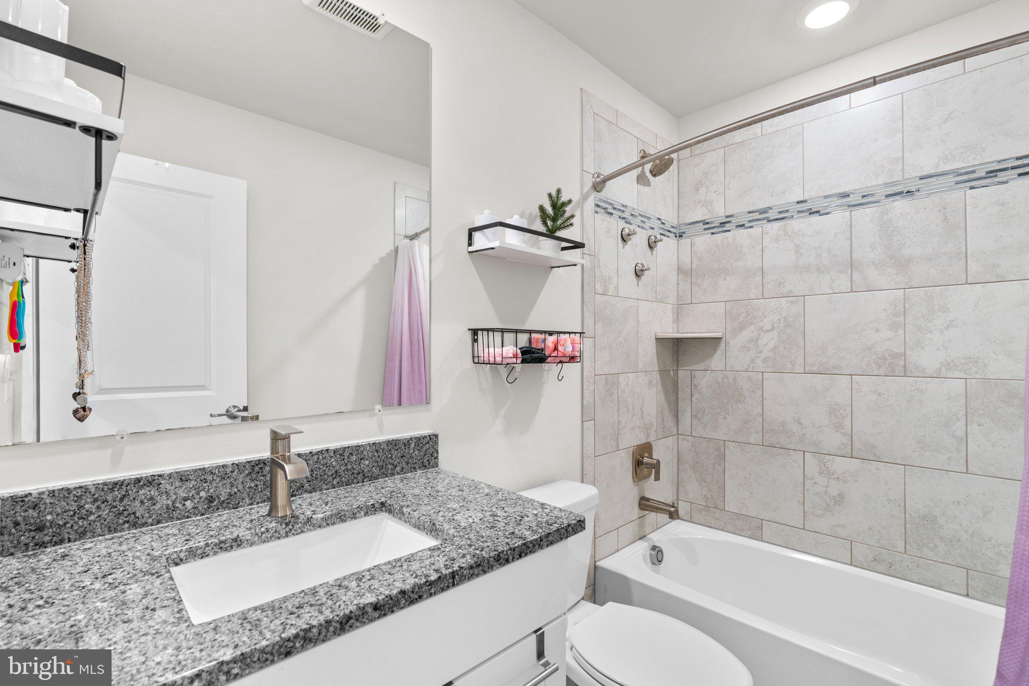 OXFORD SQUARE - Residential