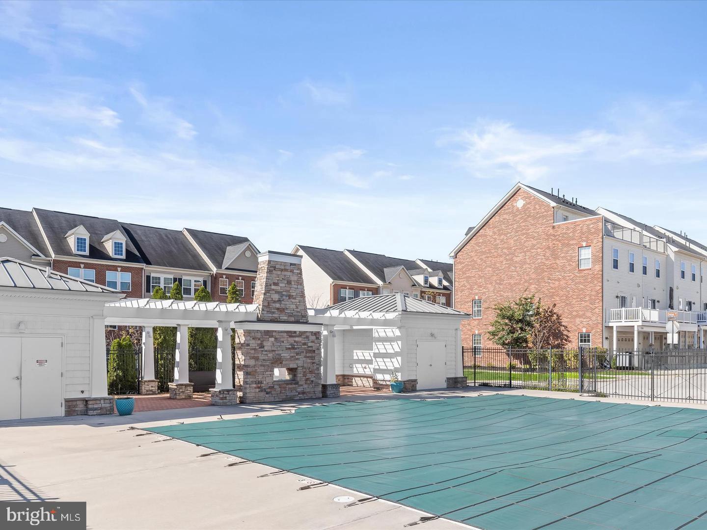 OXFORD SQUARE - Residential