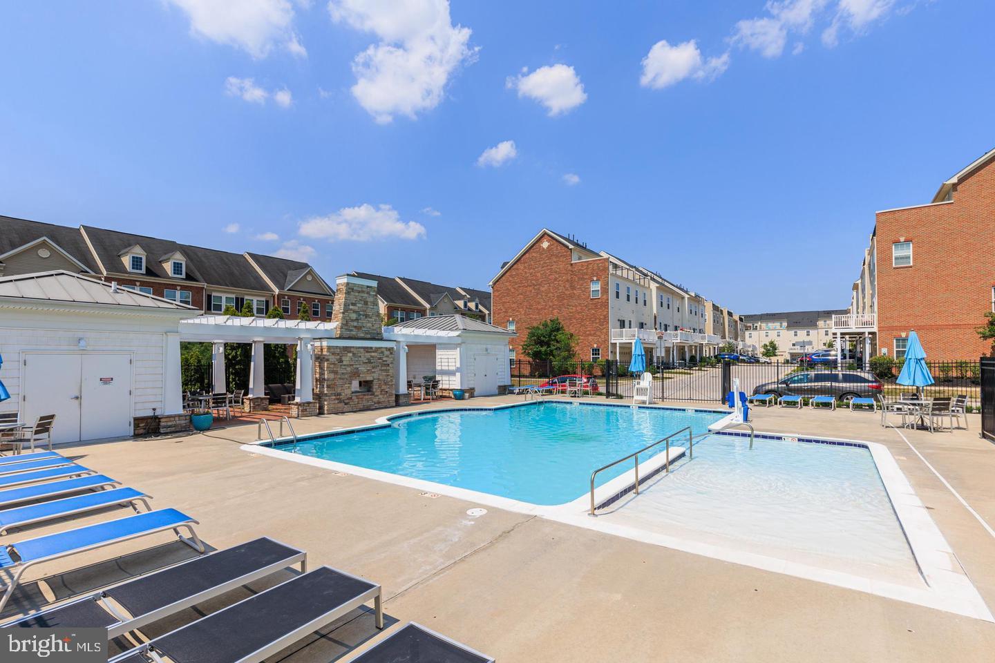 OXFORD SQUARE - Residential