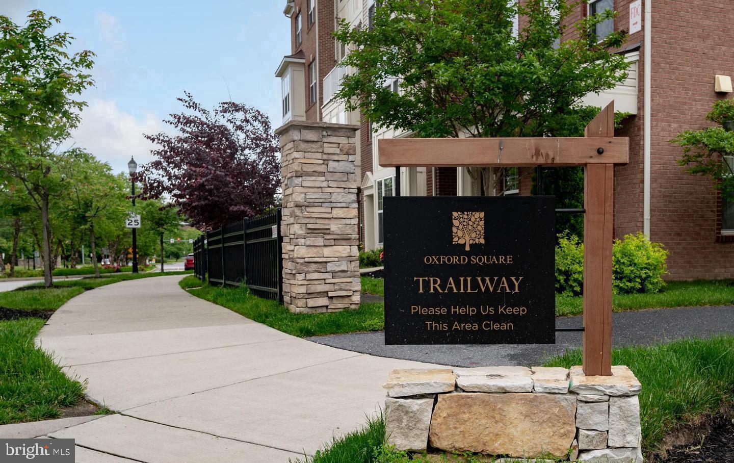 OXFORD SQUARE - Residential