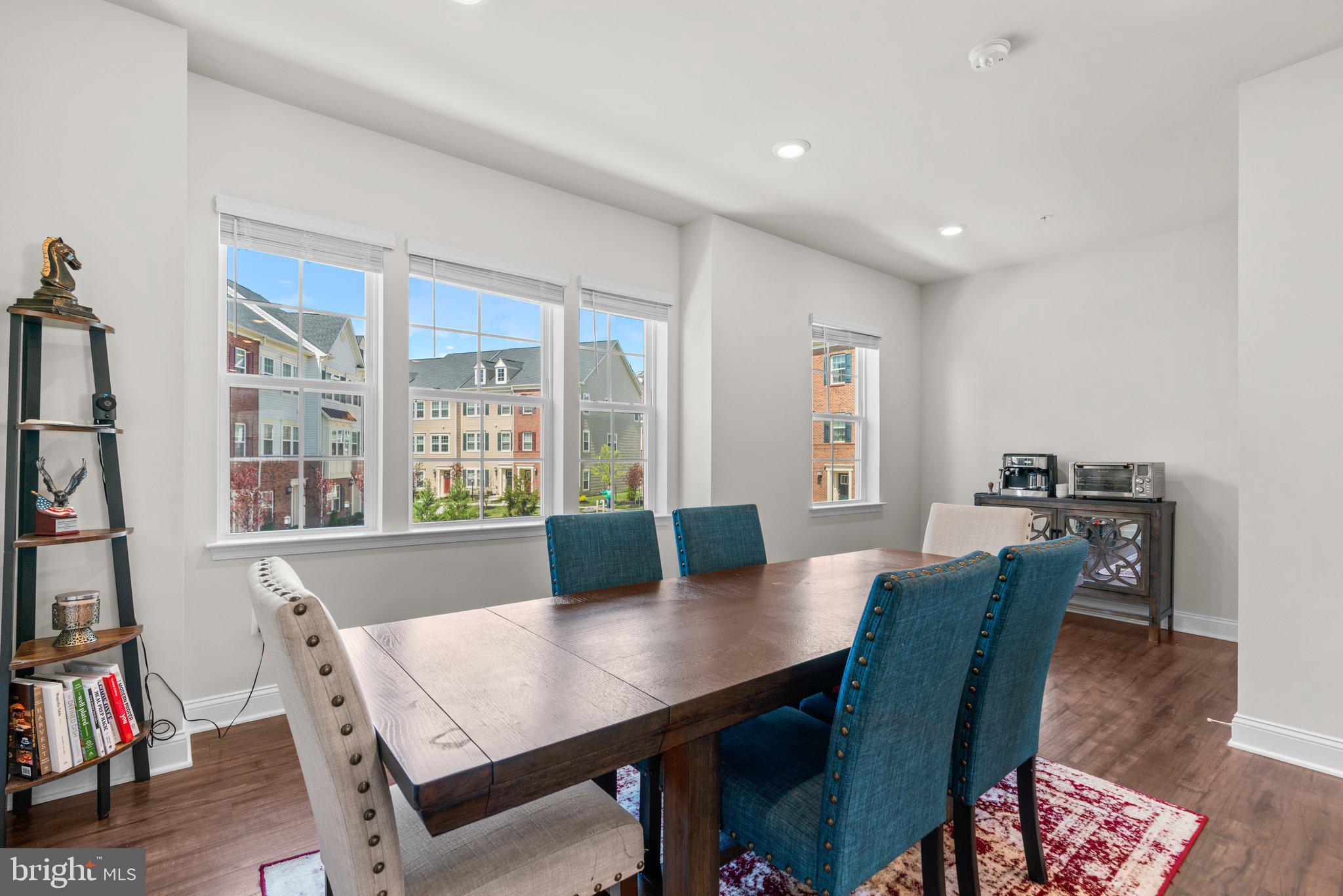 OXFORD SQUARE - Residential