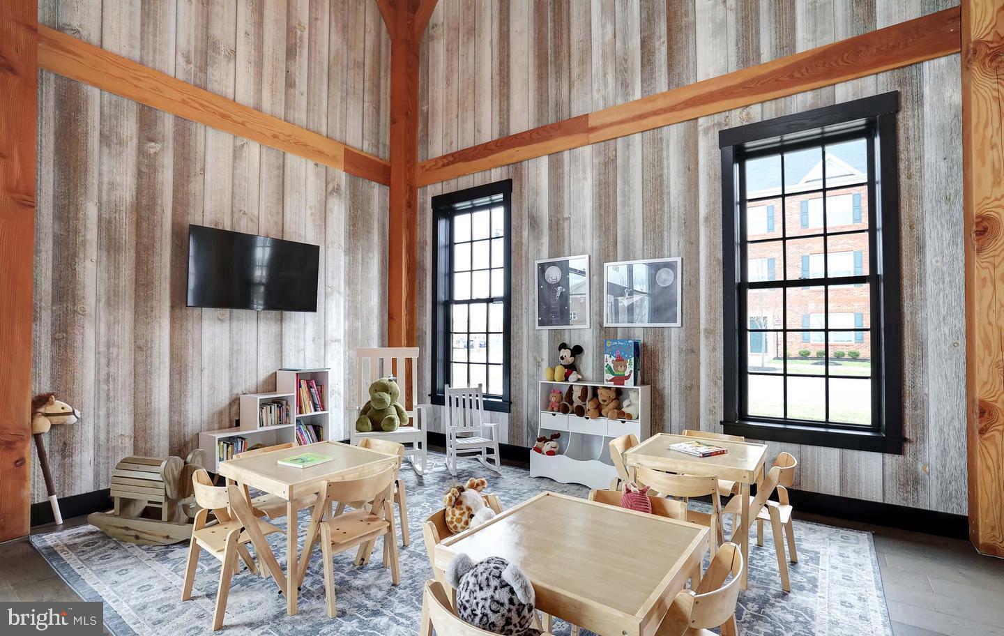 OXFORD SQUARE - Residential