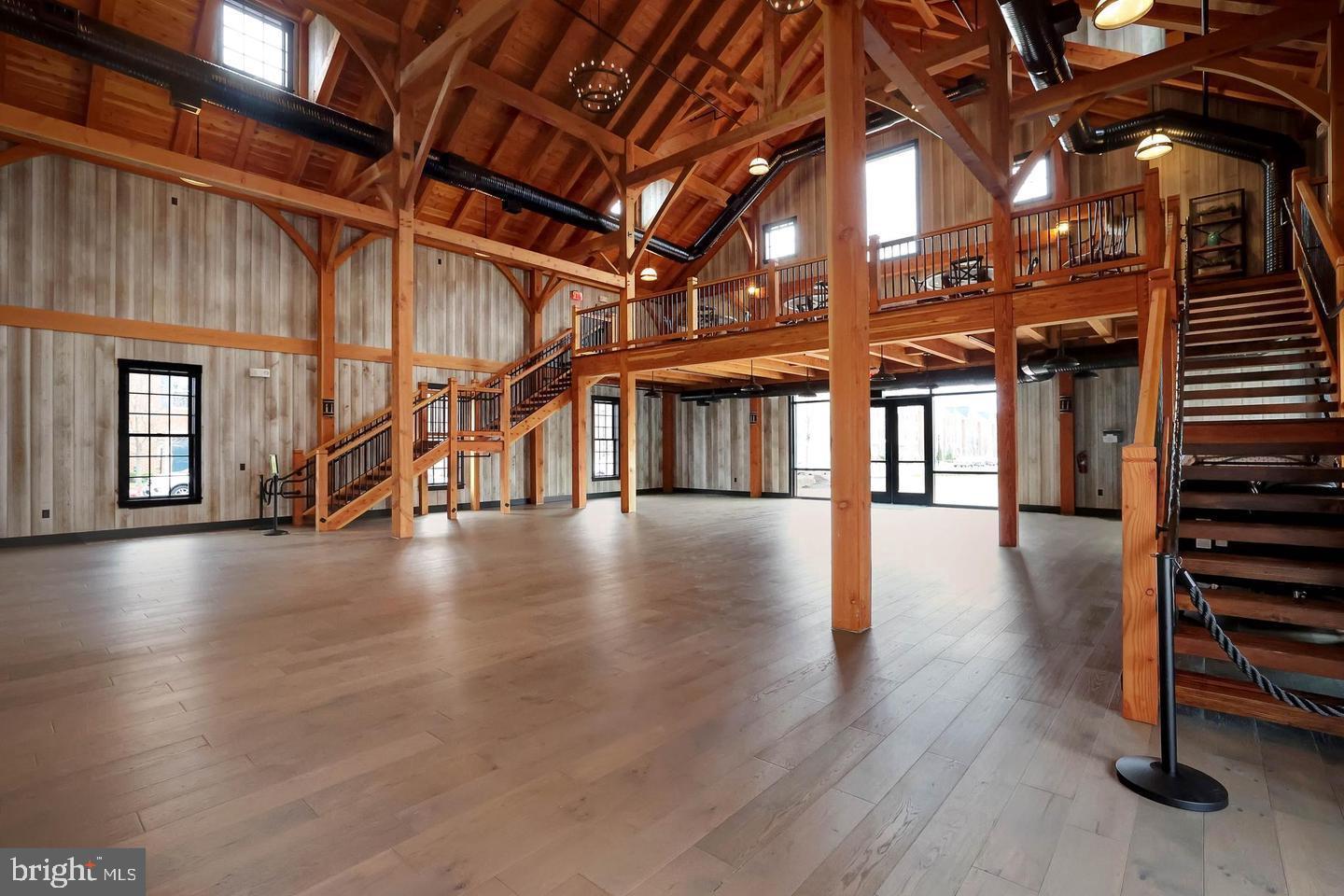 OXFORD SQUARE - Residential