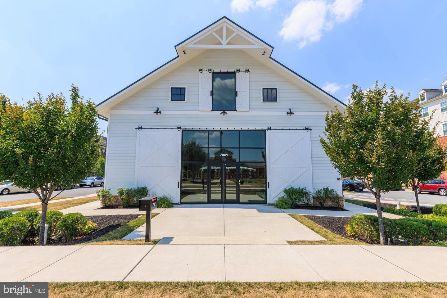 OXFORD SQUARE - Residential