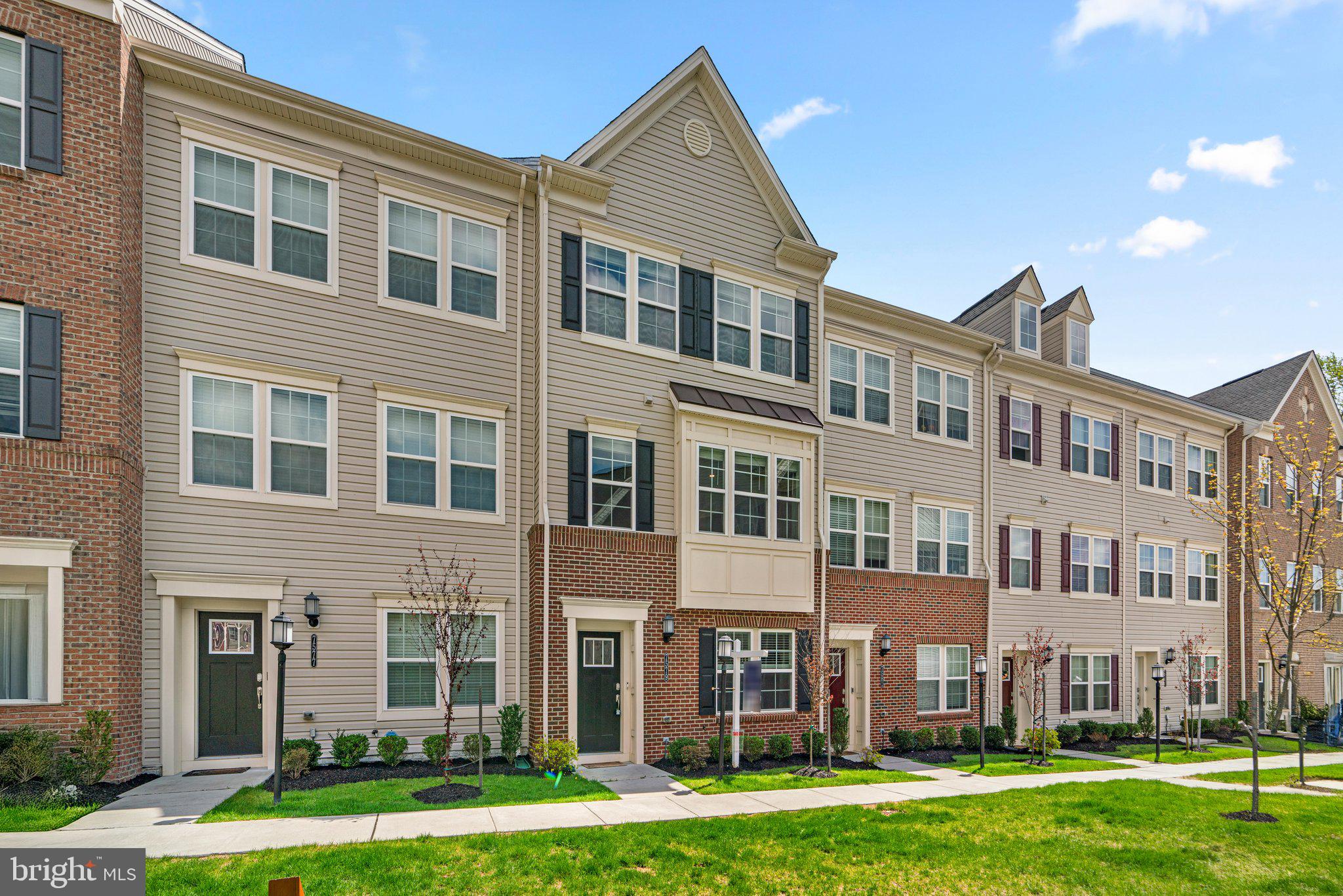 OXFORD SQUARE - Residential