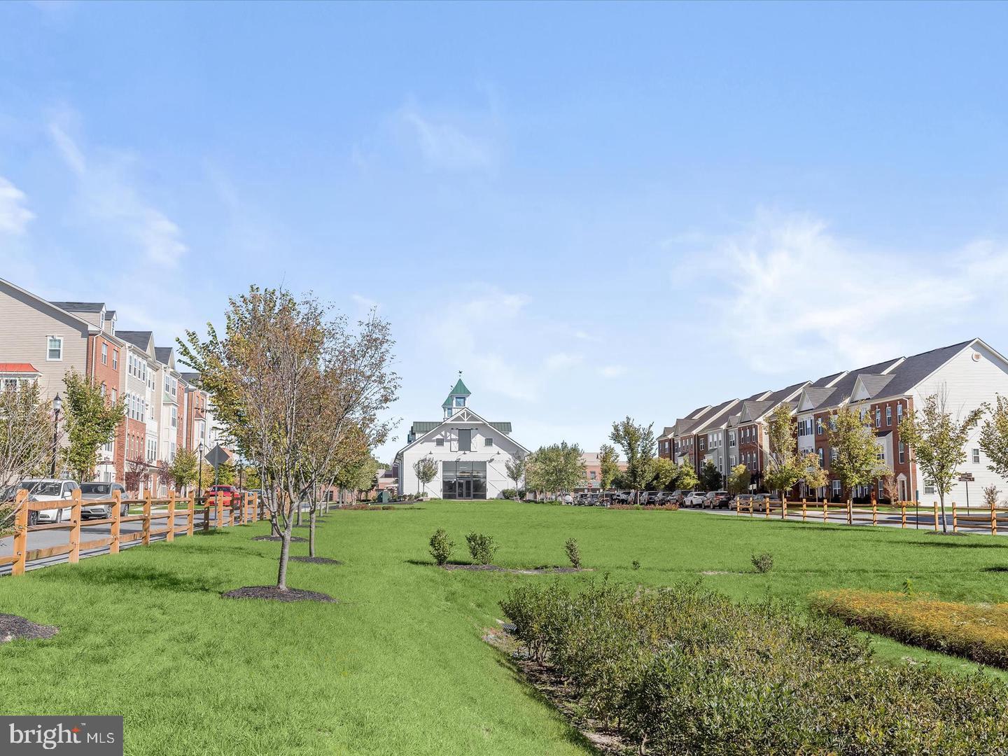 OXFORD SQUARE - Residential