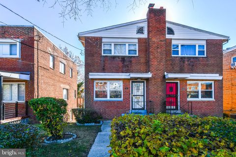 5320 CHILLUM PLACE NE WASHINGTON DC 20011