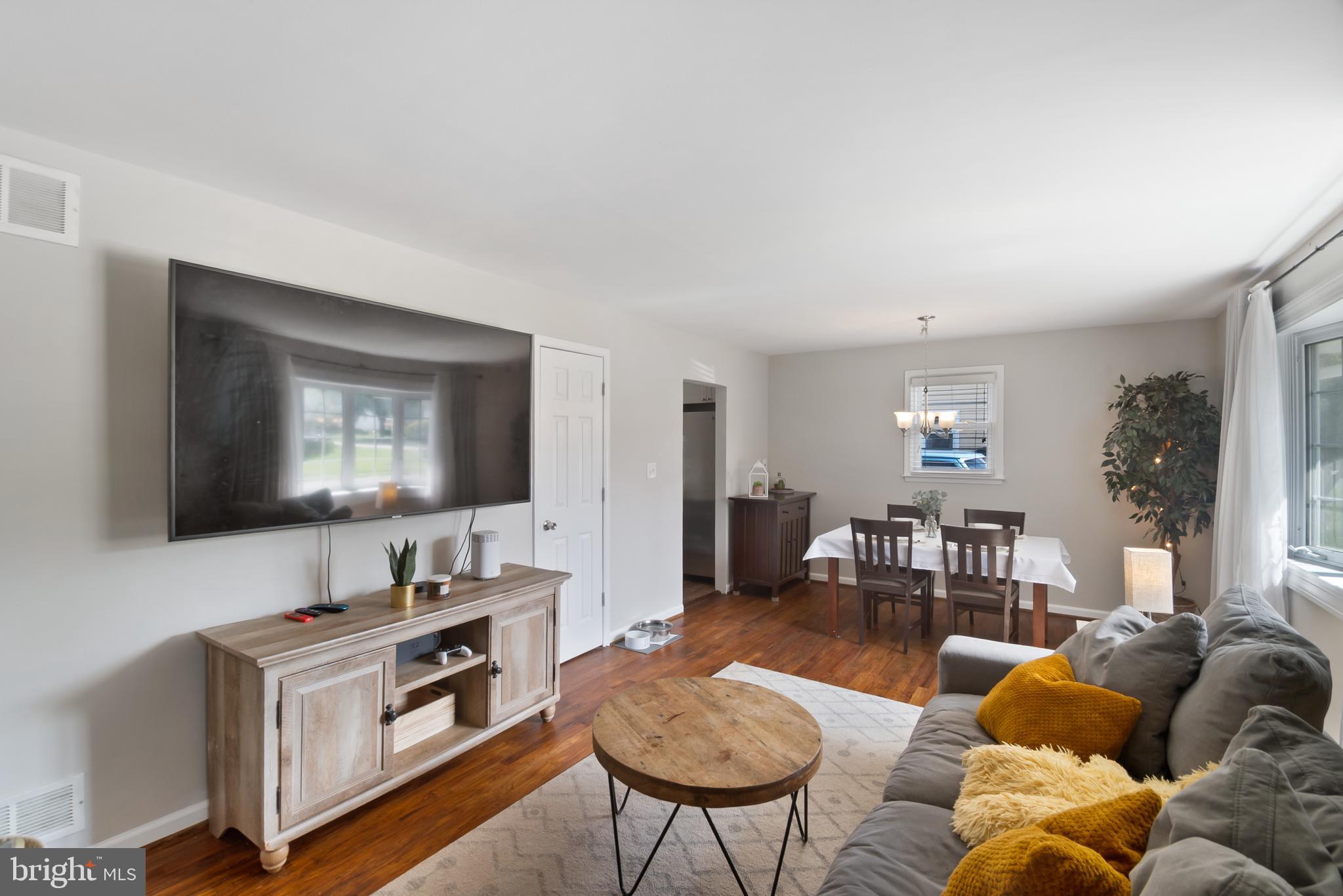 CRESTWOOD - Residential