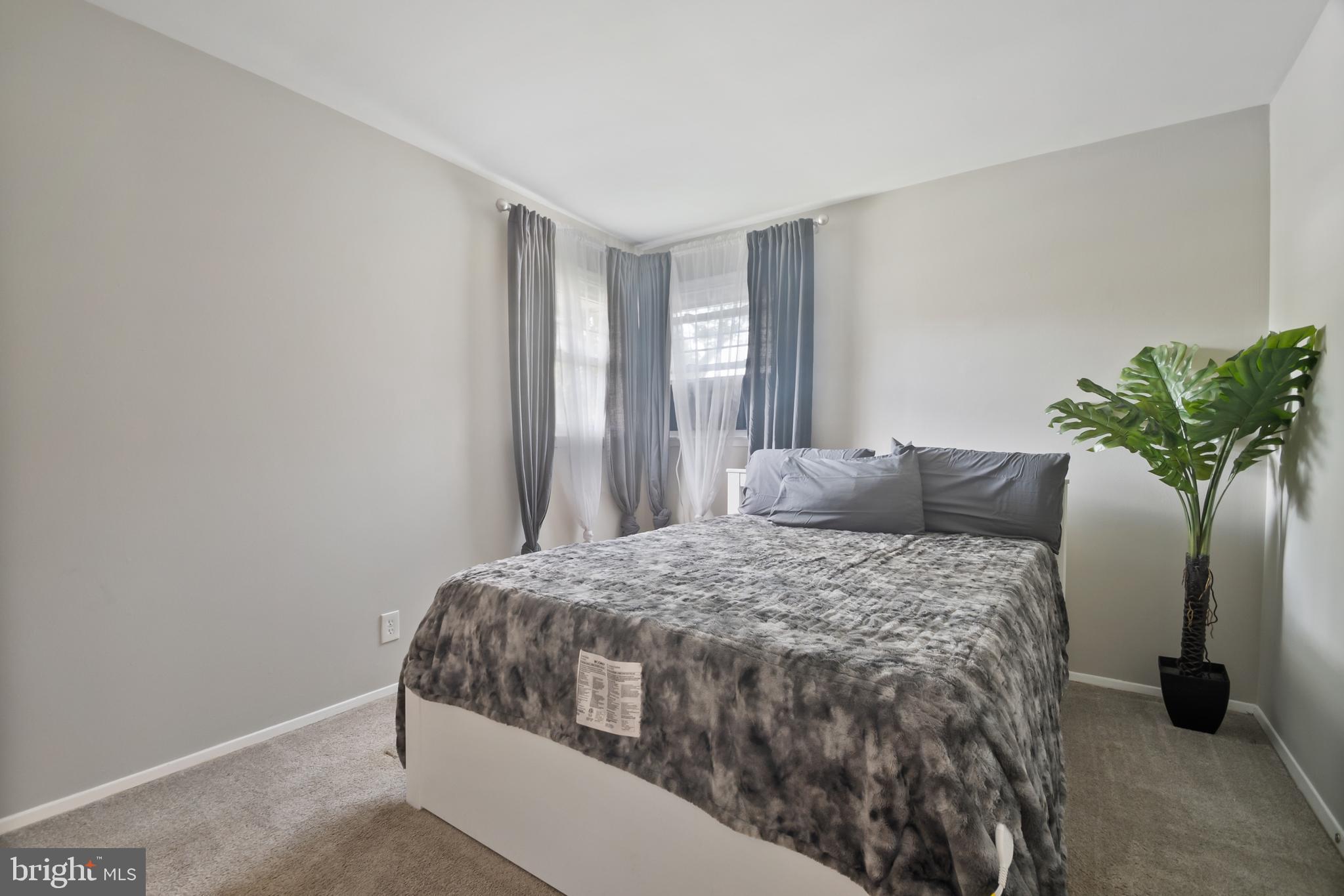 CRESTWOOD - Residential