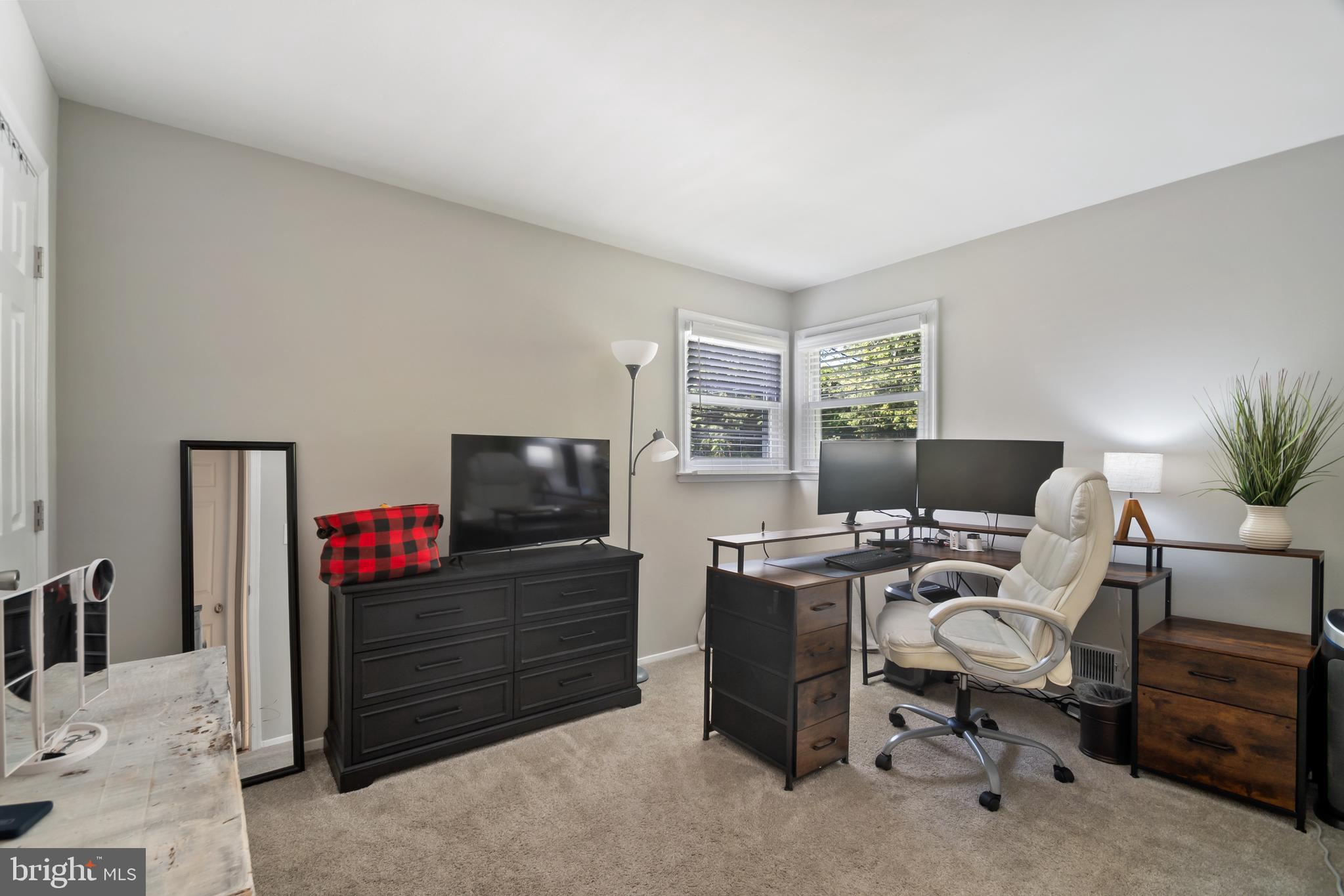 CRESTWOOD - Residential