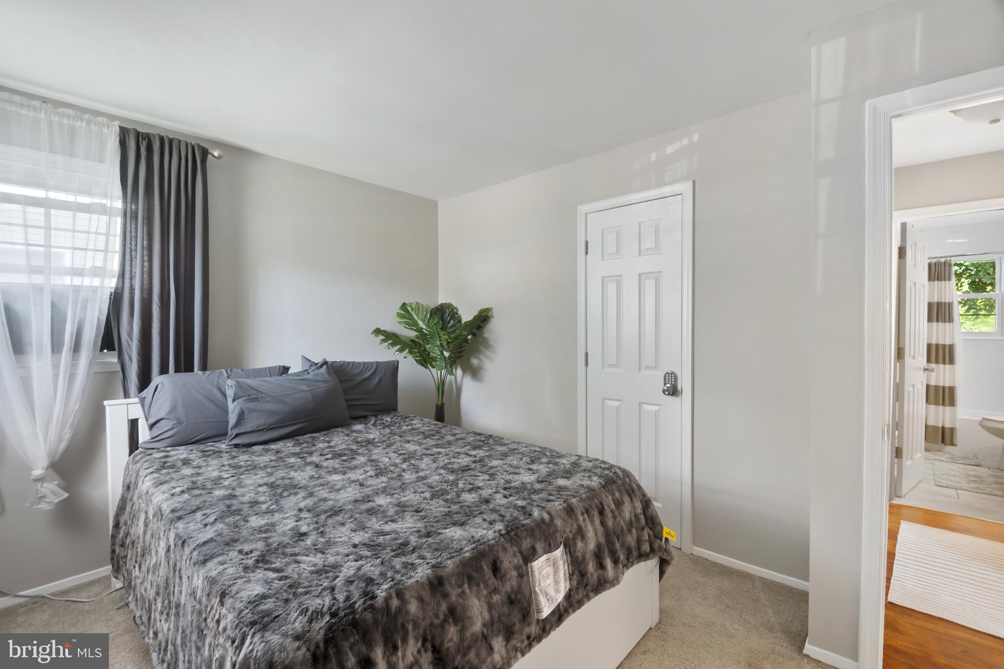 CRESTWOOD - Residential