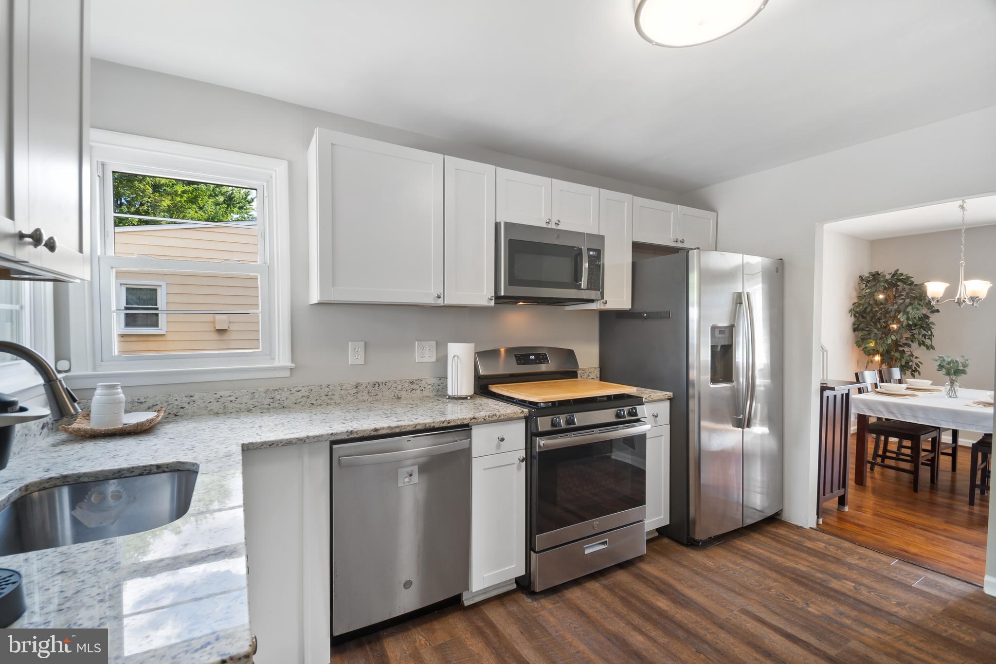 CRESTWOOD - Residential