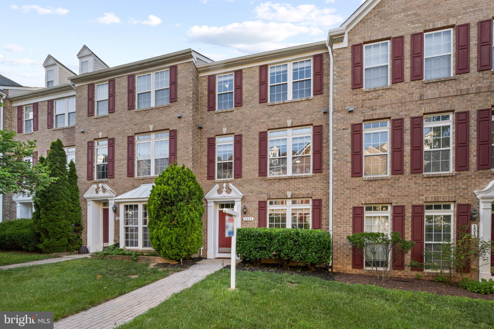 1511 MARTOCK LANE