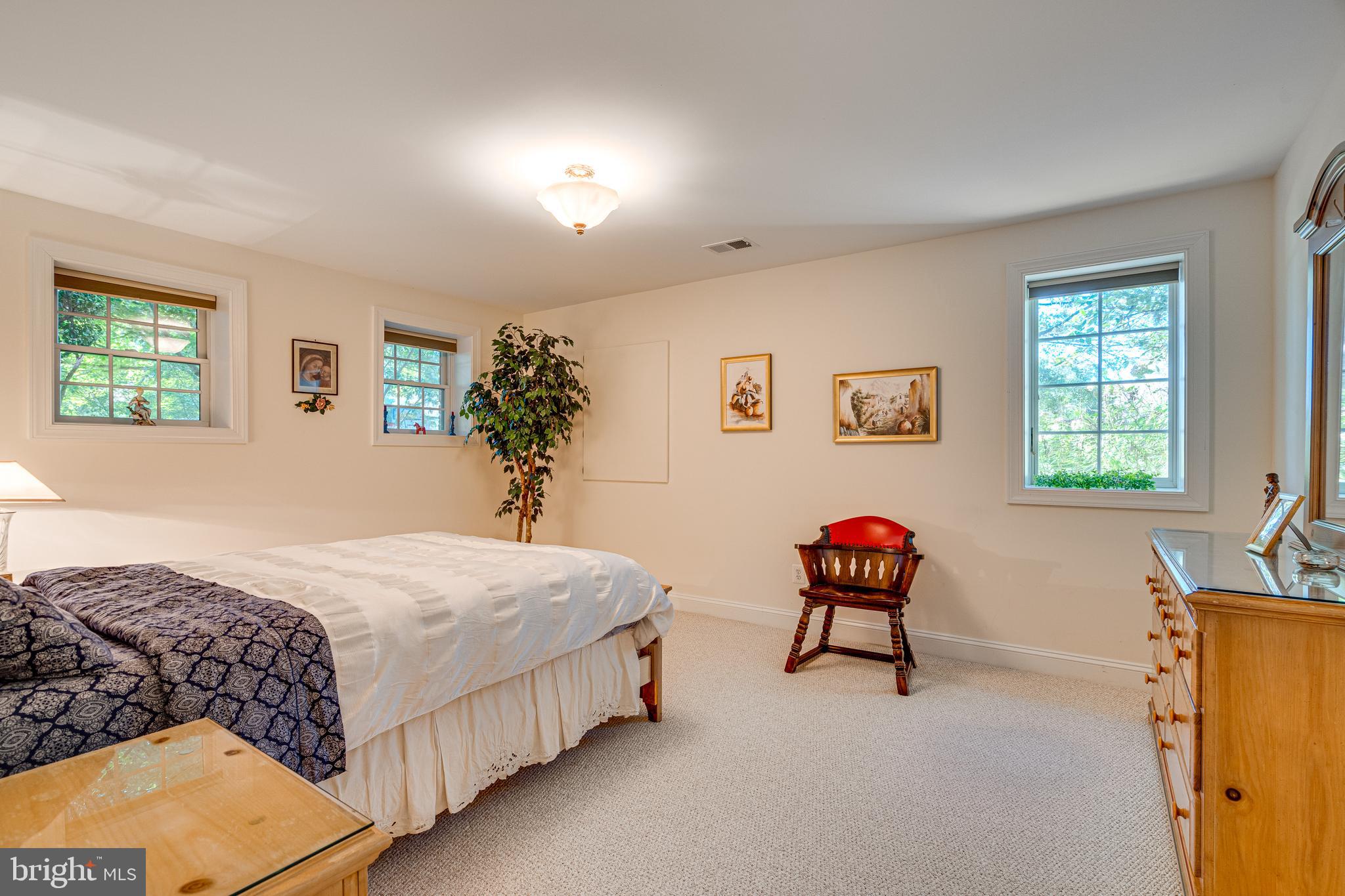 HICKORY VALE FARM - Residential Lease