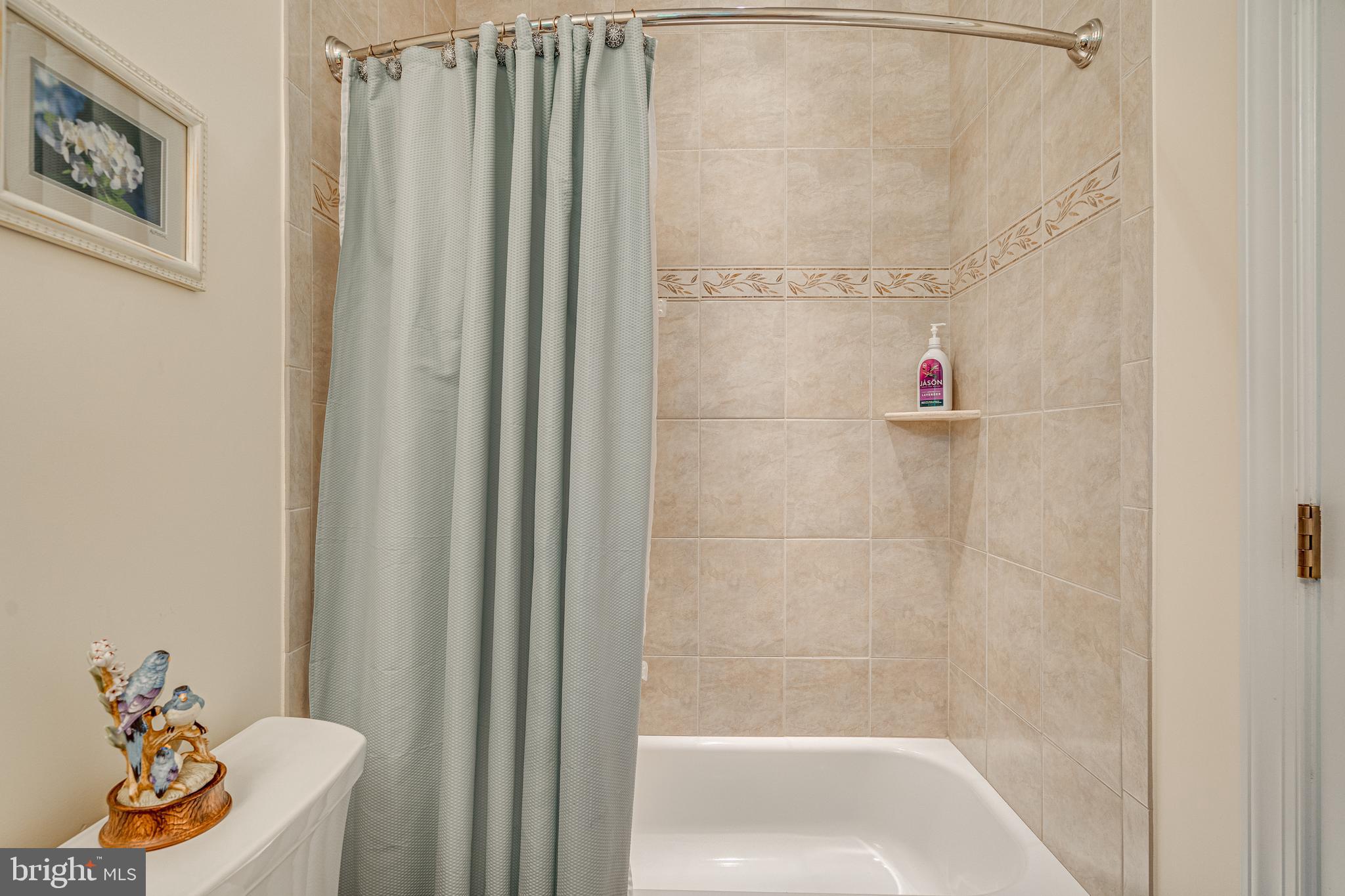 HICKORY VALE FARM - Residential Lease