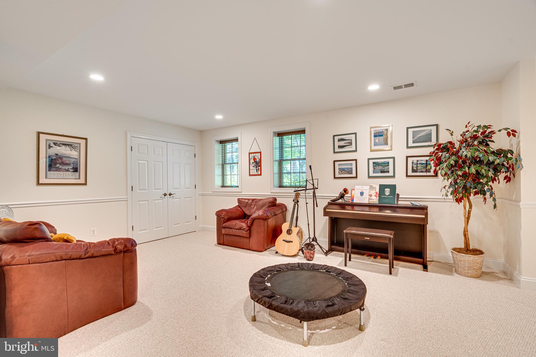 HICKORY VALE FARM - Residential Lease