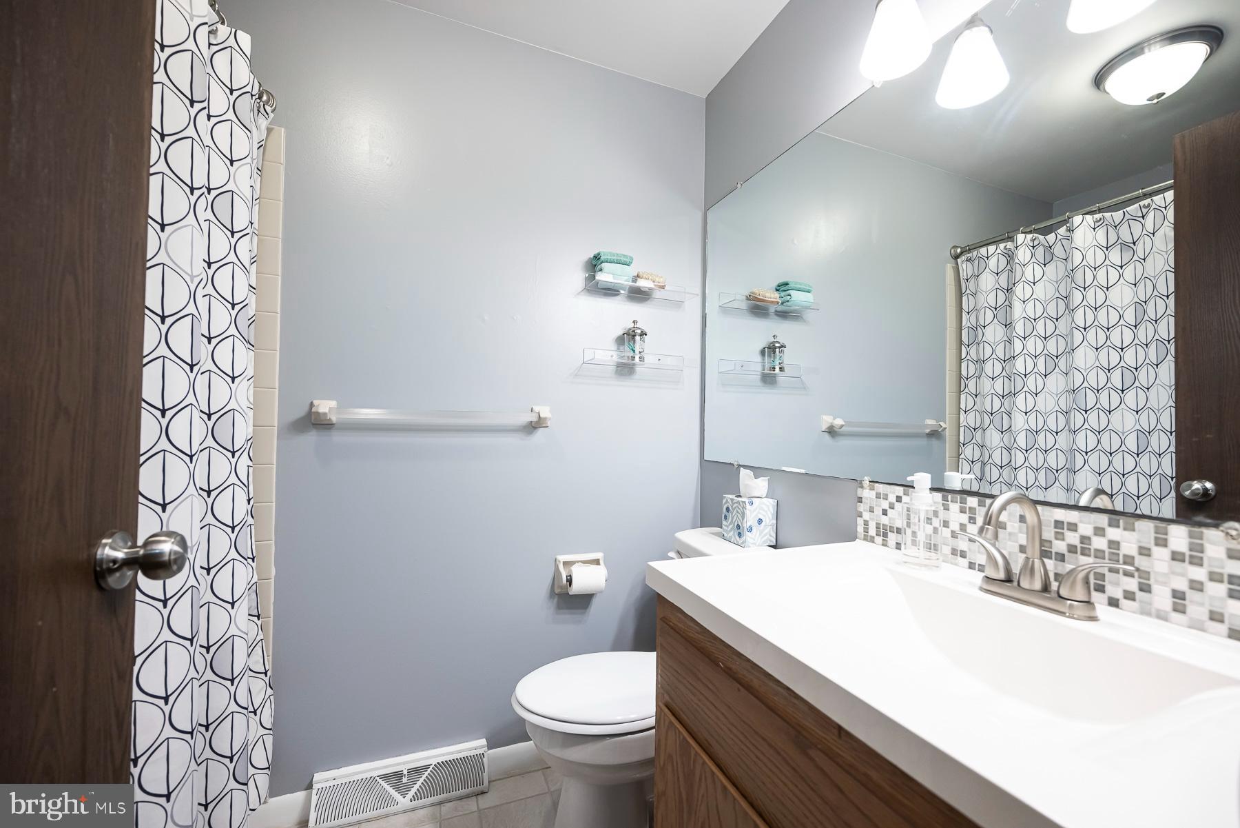 CHESTNUT HILL - Residential