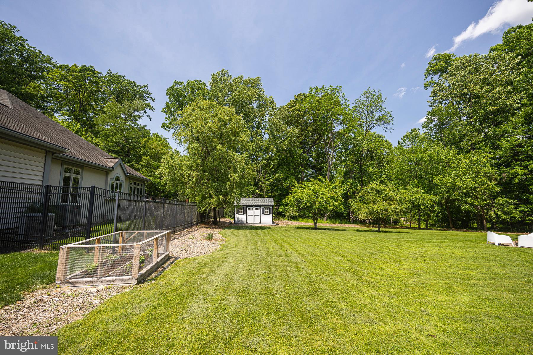 CHESTNUT HILL - Residential