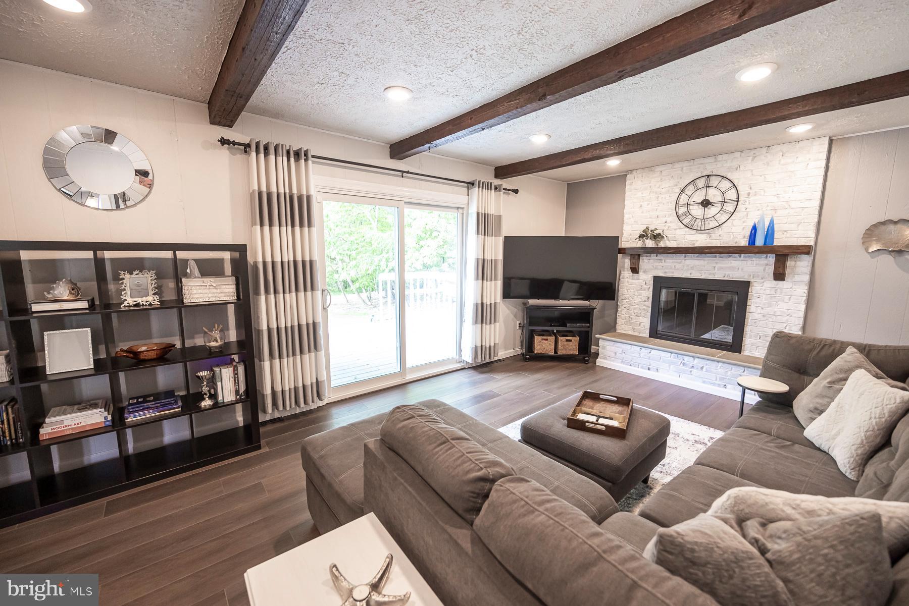 CHESTNUT HILL - Residential