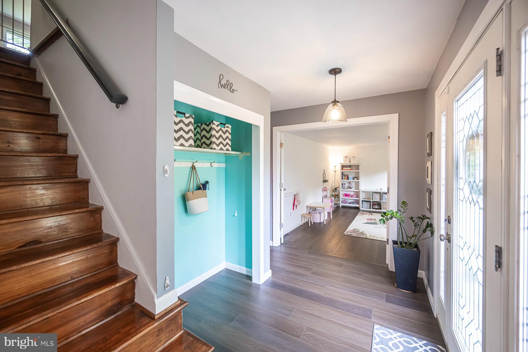 CHESTNUT HILL - Residential