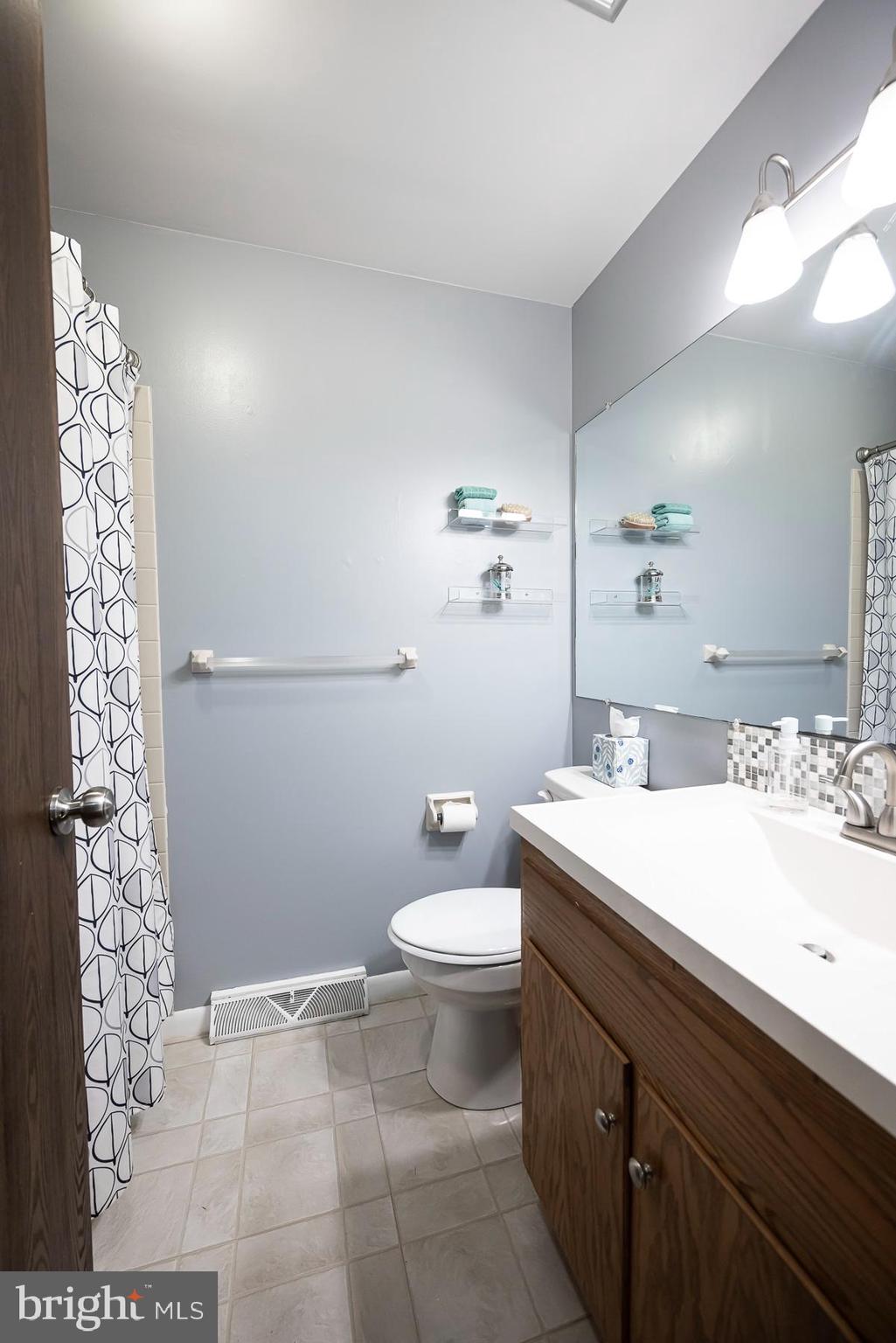 CHESTNUT HILL - Residential