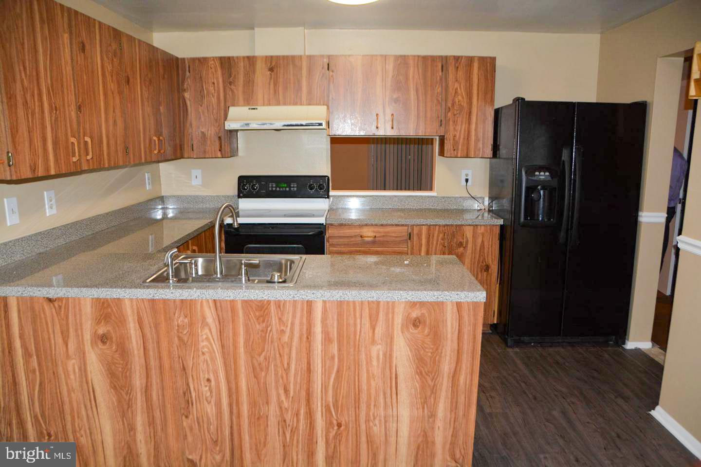 VILLAGE OF KINGS CONTRIVANCE - Residential Lease